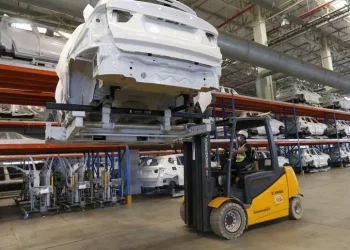 Istat, produzione industria ad ottobre, -3,6% su anno