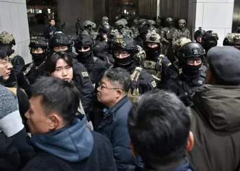 Caos a Seul, revocata la legge marziale dopo le proteste