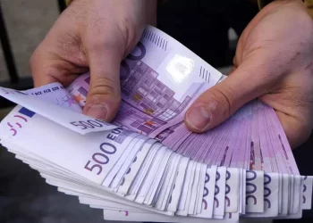 Bankitalia, accelera calo prestiti, ad ottobre -1,1%