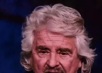 Toninelli, Grillo va avanti, impugnerà il simbolo del M5s