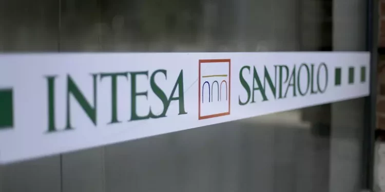 App di Intesa in tilt, la banca sta risolvendo il problema