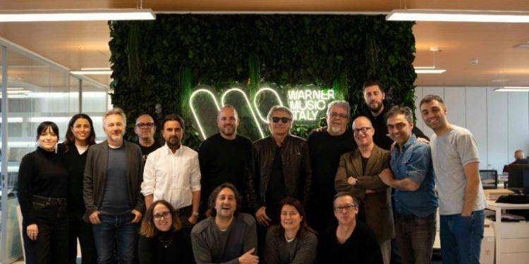 Luciano Ligabue e Warner Music Italia firmano nuovo accordo