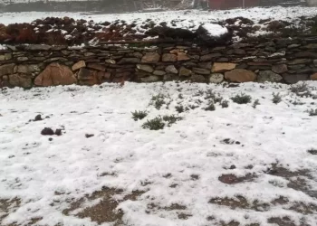Con la tempesta polare neve sotto gli 800 metri in Sardegna