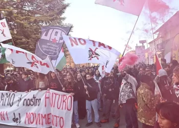 No Tav, in migliaia per la marcia da Susa a San Giuliano
