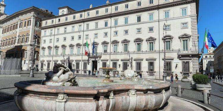 Vietato pubblicare le ordinanze di misure cautelari, ok al decreto. Costante: «Un bavaglio ancora più ampio»