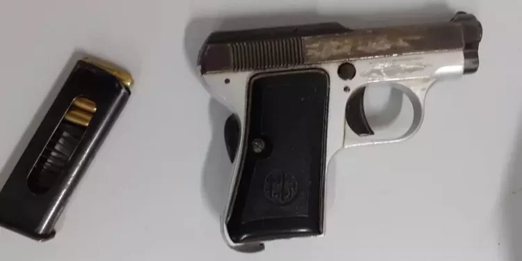 Spara sul bus degli studenti, minorenne in carcere