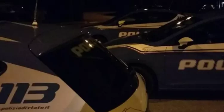 Rissa fuori dalla discoteca finisce a coltellate, tre feriti