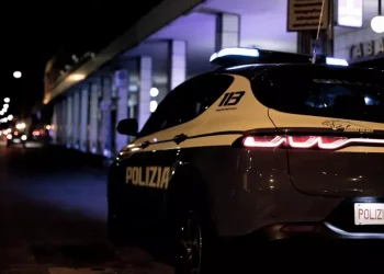 Aggredisce poliziotti con un un’ascia, arrestato a Padova