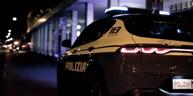 Aggredisce poliziotti con un un’ascia, arrestato a Padova