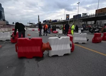 Infortunio al porto di Genova: un operaio è morto schiacciato, un altro è ferito