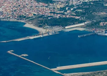 Lo scalo di Portovesme primo porto elettrificato in Sardegna