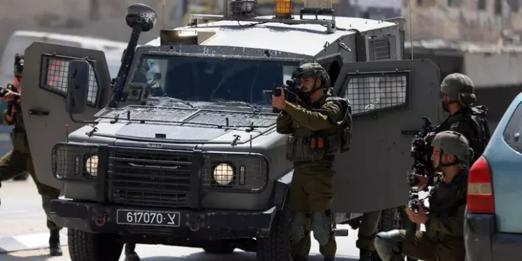 Media, da soldati del regime israeliano detenzioni arbitrarie e abusi a Hebron