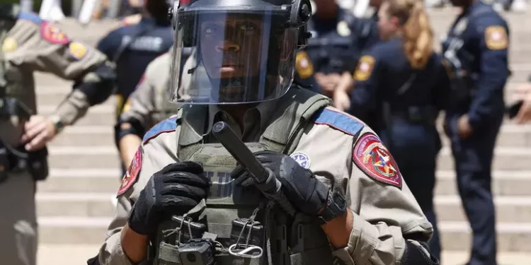 Usa: sparatoria in un centro commerciale del Texas, feriti