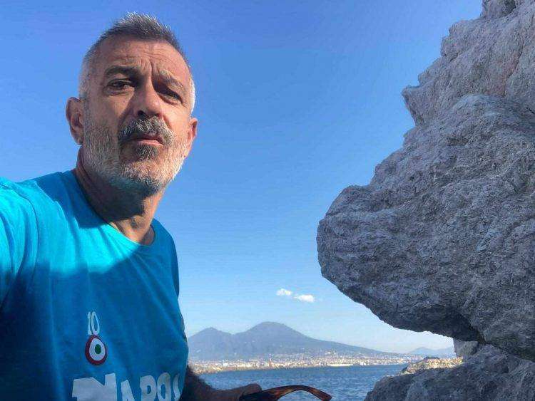 Via la Croce: si riceve Azael!