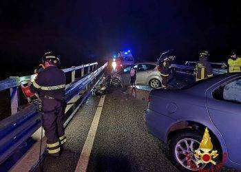 Grave incidente nel nuorese, scontro tra due auto: 5 feriti