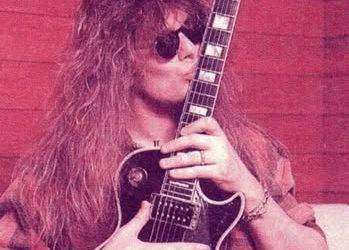 John Sykes: addio al chitarrista britannico membro di Tygers of Pan Tang, Thin Lizzy e Whitesnake