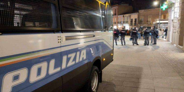Antimilitaristi sfilano a Cagliari, in centinaia contro l’Operazione Lince