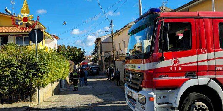Paura a Silanus, investito da una fiammata mentre sostituisce le bombole: è grave