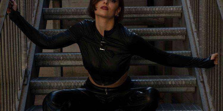 Alis, il nuovo video di “Blackout”