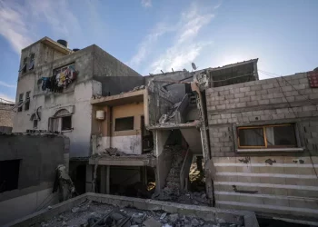 5 palestinesi uccisi in attacchi israeliani