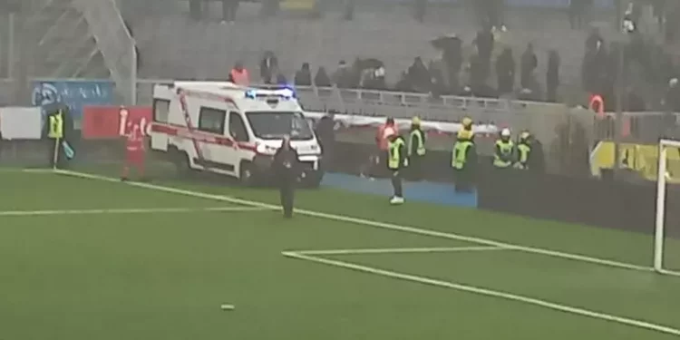 Grave tifoso, cade da parapetto dopo partita calcio di serie C