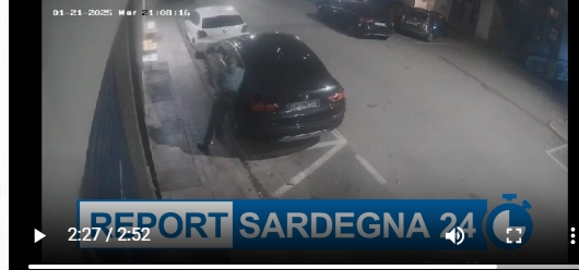 Cagliari, tenta di rubare nell’auto parcheggiata: suona l’allarme e il video diventa virale