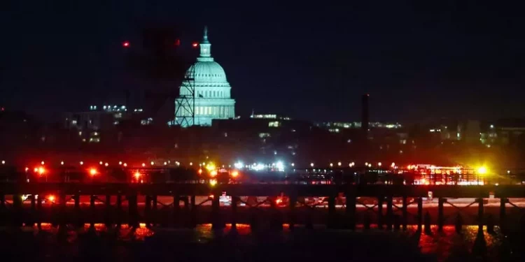 Tragedia a Washington: scontro fra un aereo e un elicottero militare, almeno 18 morti