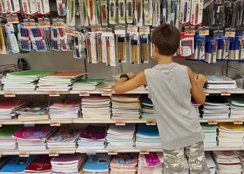 Carta e penna salveranno la mente dei nostri ragazzi