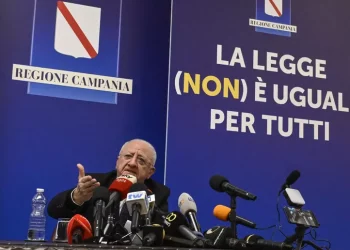 De Luca: “Il Governo ha paura degli elettori sul terzo mandato”