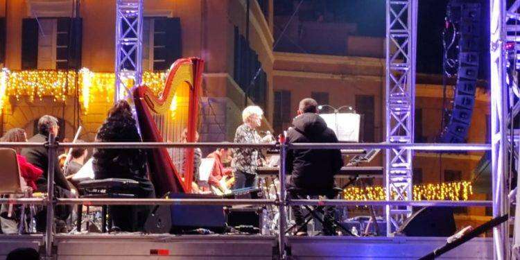 Capodanno, la musica riempie le piazze in Sardegna: a Cagliari grande spettacolo di Copeland