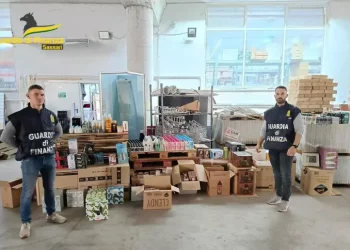 Gdf Sassari sequestra cosmetici tossici e denuncia 4 persone