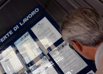 Istat, nel 2024 le retribuzioni in aumento del 3,1%