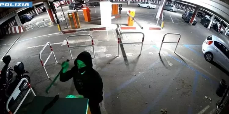 Furti in negozi e abitazioni a Oristano, arrestato ladro seriale