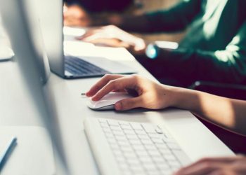 Disoccupazione in calo a novembre, ma sale per i giovani