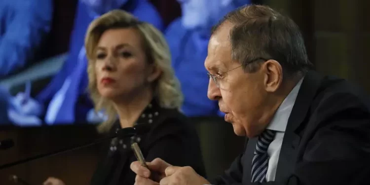 Mosca, ‘Roma non può partecipare al processo di pace per Kiev’