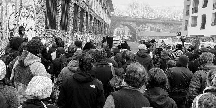 Milano, sfratto del Leoncavallo: presidio davanti al centro sociale