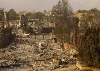 Sale il bilancio delle vittime a Los Angeles, 7 i morti