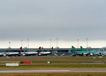 Tempesta Eowyn sull’Irlanda, a Dublino cancellati 230 voli