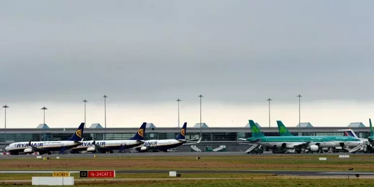 Tempesta Eowyn sull’Irlanda, a Dublino cancellati 230 voli