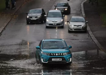 Nuova allerta per maltempo in Gb, alto rischio di inondazioni