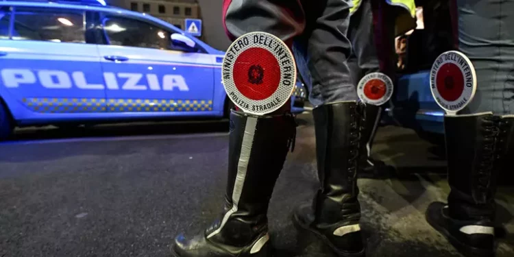 Viminale, rimpatriato 36enne segnalato come combattente: era sbarcato in Sardegna