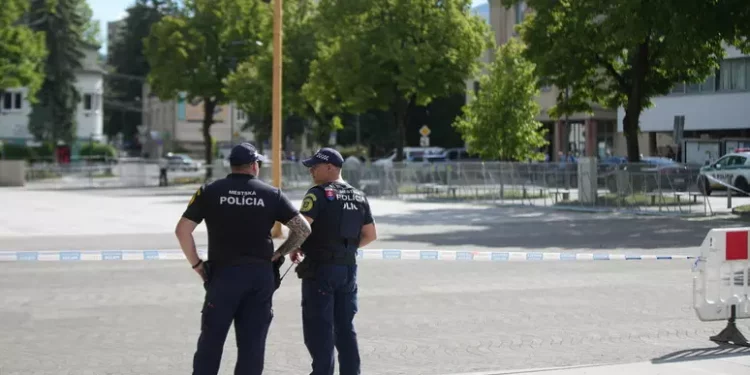 Slovacchia, studente accoltella e uccide 2 persone in un liceo