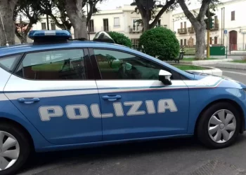 Nasconde la droga vicino agli uffici della Questura, arrestato