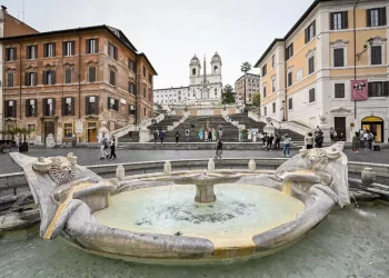 Roma-Eintracht, barriere a piazza di Spagna per ultras