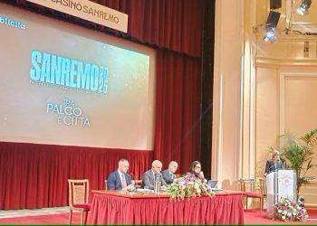 Sanremo, Raf, BigMama, Ermal Meta, Benji & Fede, Tedua in piazza