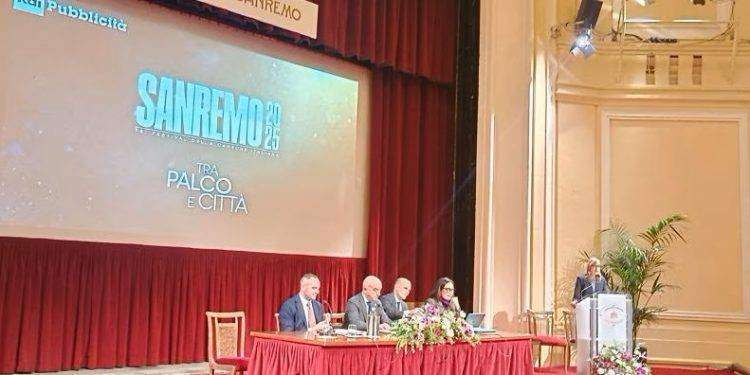 Sanremo, Raf, BigMama, Ermal Meta, Benji & Fede, Tedua in piazza