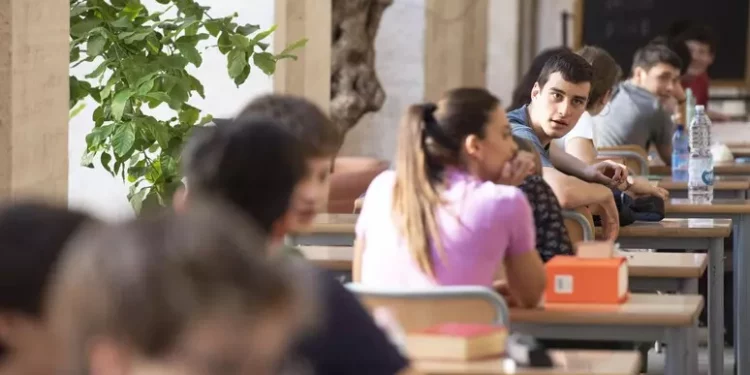 La nuova maturità, con il 6 in condotta si farà un test di cittadinanza