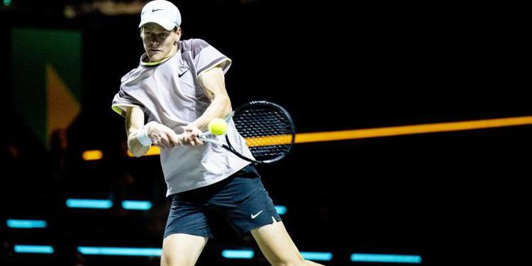 Sinner, l’udienza per il caso doping fissata per il 16 e 17 aprile