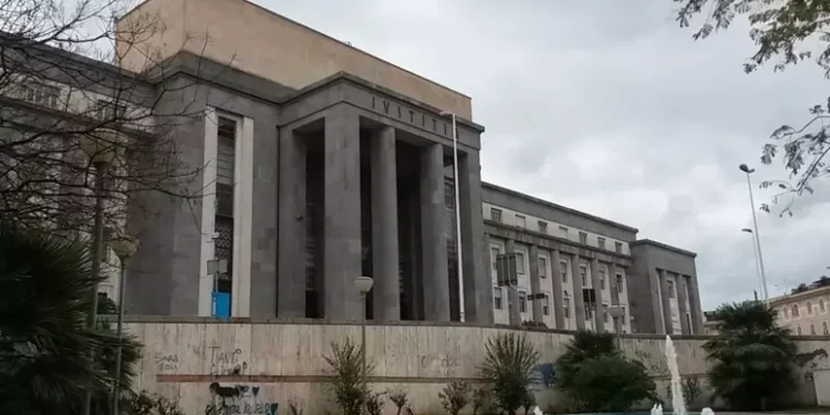 Rischio decadenza Todde, sette i punti contestati