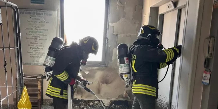 Olbia, incendio in ospedale: a fuoco un carrello degli addetti delle pulizie